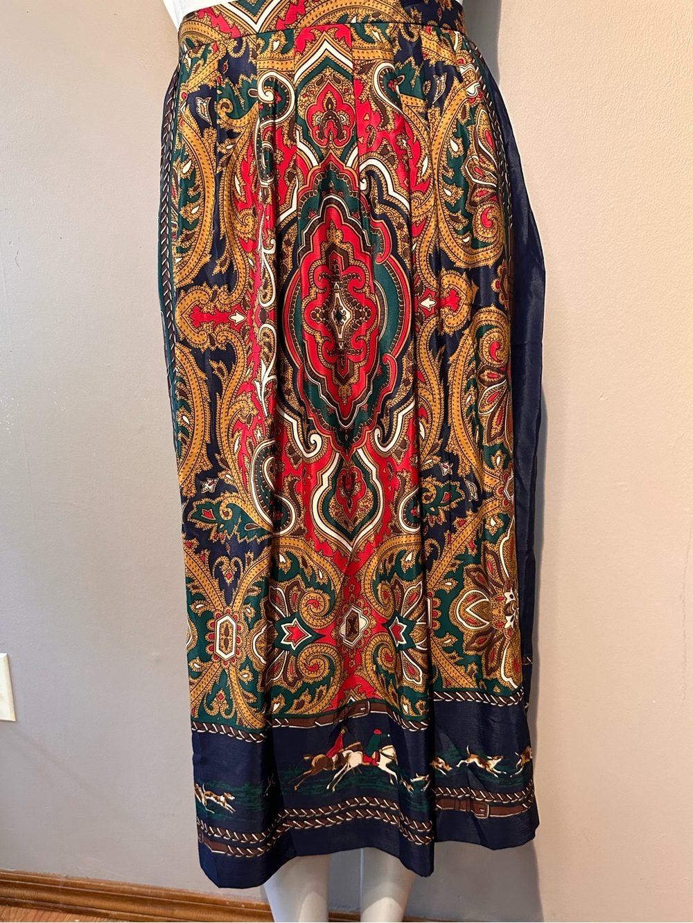 Leslie Fay petite Red, Navy & Gold Paisley Midi Skirt size 12 equestrian
